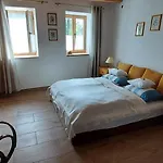 Hollofeszek Vendeghaz Apartament