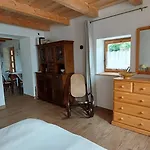Hollofeszek Vendeghaz * Badacsonytördemic