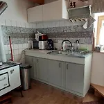 아파트 Hollofeszek Vendeghaz