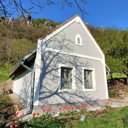 Apartmán Hollofeszek Vendeghaz *