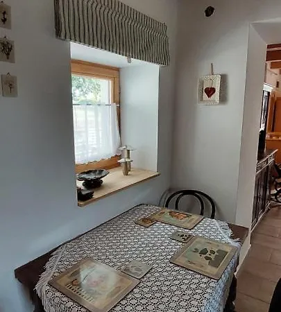 Hollófészek Apartman *