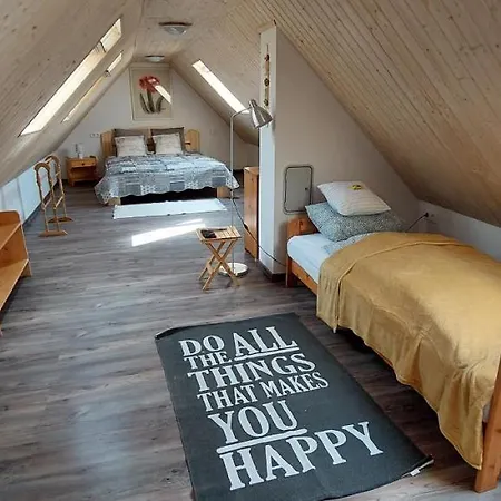 Hollofeszek Vendeghaz Badacsonytördemic