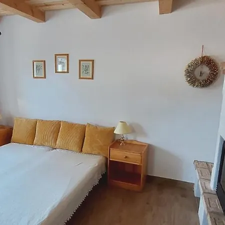 Hollofeszek Vendeghaz