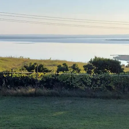 Hollofeszek Vendeghaz Apartmán *