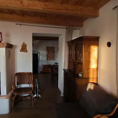 Hollofeszek Vendeghaz Apartmán *