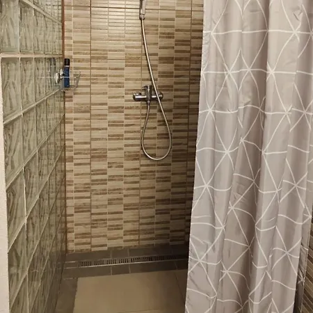Hollófészek Apartman Badacsonytördemic