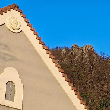 Apartmán Hollofeszek Vendeghaz