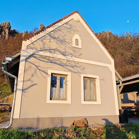 Apartmán Hollofeszek Vendeghaz *