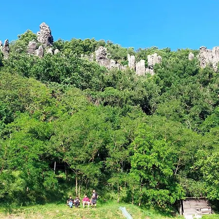 Hollofeszek Vendeghaz *