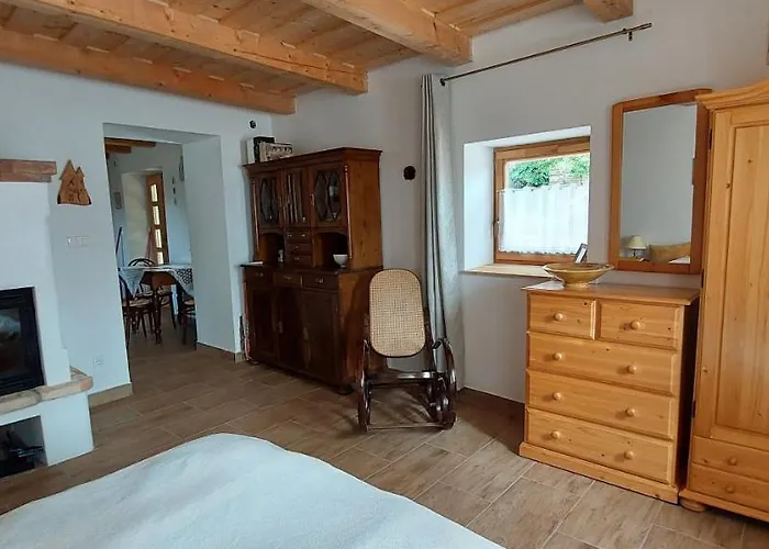 Hollofeszek Vendeghaz * Badacsonytördemic