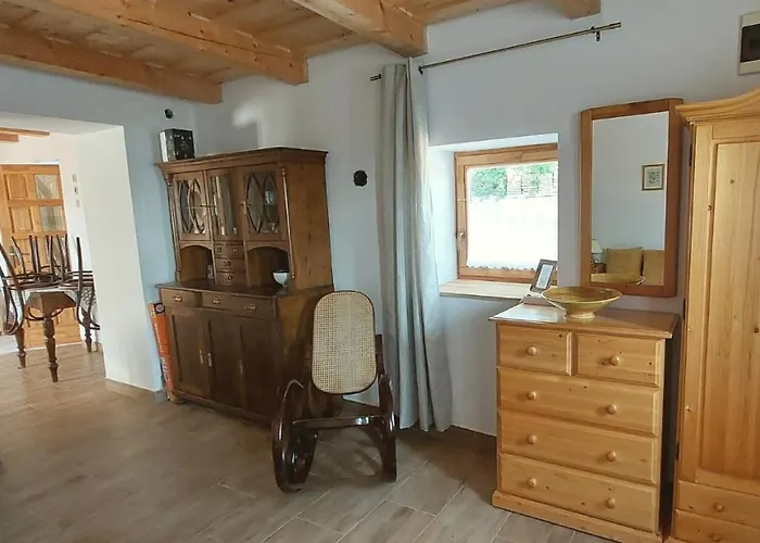 Daire Hollofeszek Vendeghaz