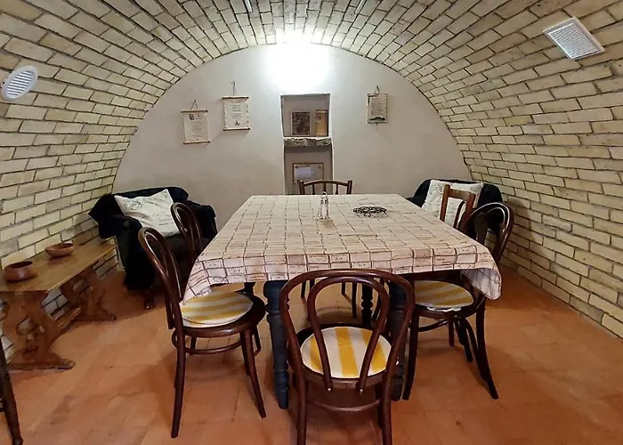 Hollofeszek Vendeghaz Daire Badacsonytördemic