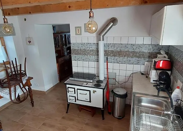 Hollofeszek Vendeghaz * Badacsonytördemic