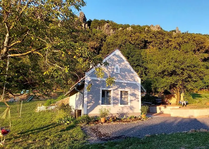 Hollofeszek Vendeghaz Badacsonytördemic