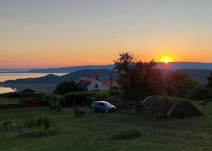 Hollofeszek Vendeghaz