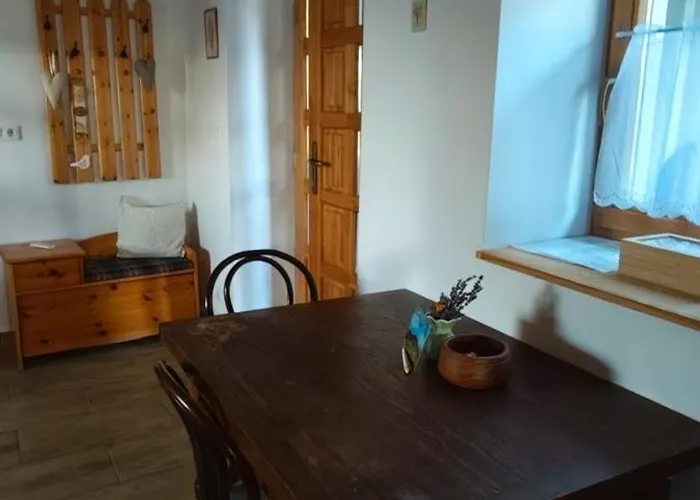 Hollofeszek Vendeghaz Badacsonytördemic