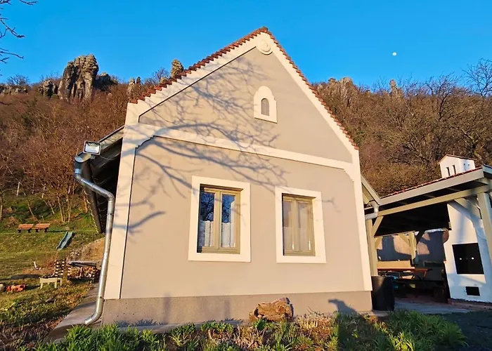 Daire Hollofeszek Vendeghaz *